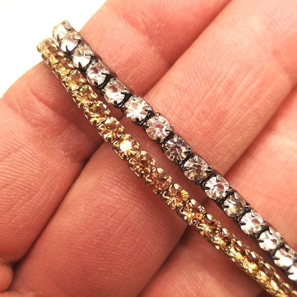 Pair of rhinestone stretch bracelets 🔥🧱 - Picture 4 of 4